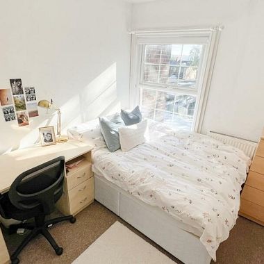 Spacious 4-bedroom house - Photo 1