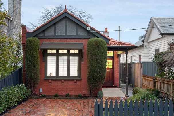 52 Radnor Street, Camberwell VIC 3124 - Apartment For Rent | Domain - Photo 1