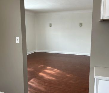 303 Carlton Street #Unit 1 - Photo 1