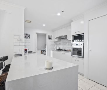 ✨ Home Sweet Home — with Room for Everyone! ✨ - Photo 5