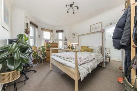 4 bedroom terraced house to rent - Photo 2