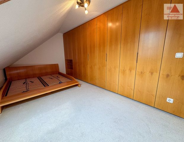 Traumhafte 3-Raum-Wohnung mit Balkon und Einbauküche im Grünen mit neuen Fußböden! - Foto 1