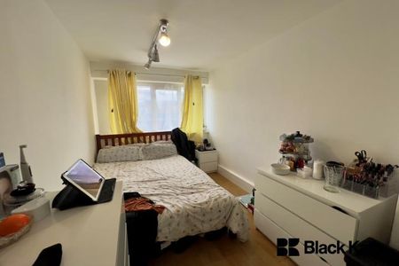 Generous duplex apartment with balcony - Photo 5