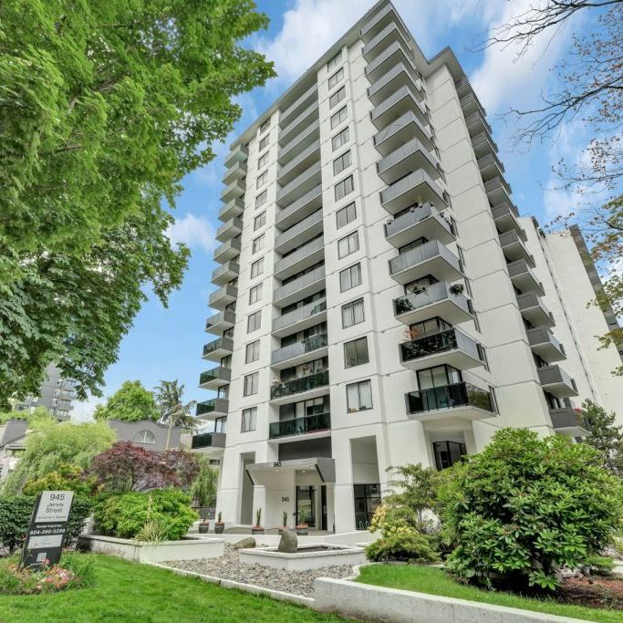 Governor’s Square - Photo 2