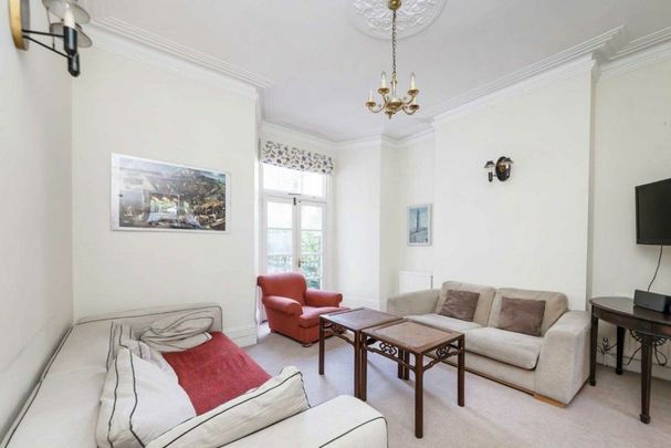 Godolphin Road, Shepherds Bush, W12 - Photo 1