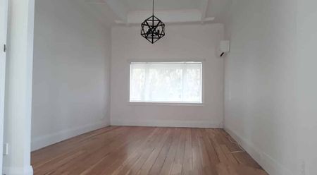 Mt Eden bungalow - Photo 5