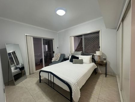 Modern Four Bedroom Family Home - Photo 5