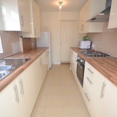 4 Bed - Auckland Road, University Area - Photo 1