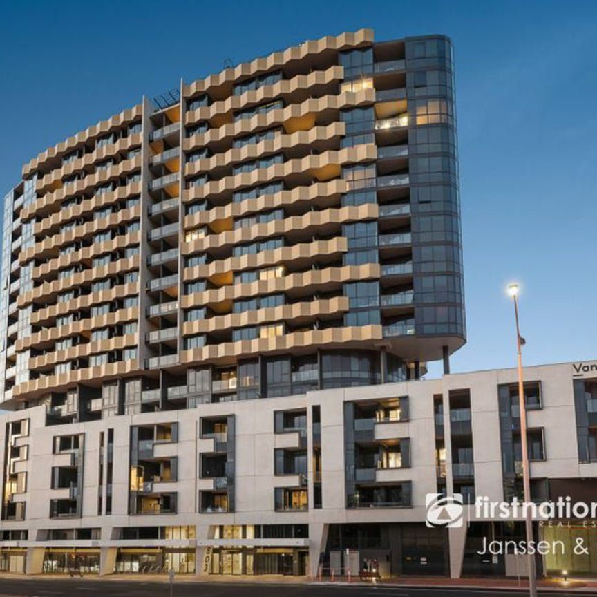 Luxury Living with Monash University at Your Doorstep! - Photo 2