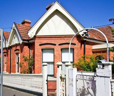 Inner City Living At Its Finest! - Photo 6