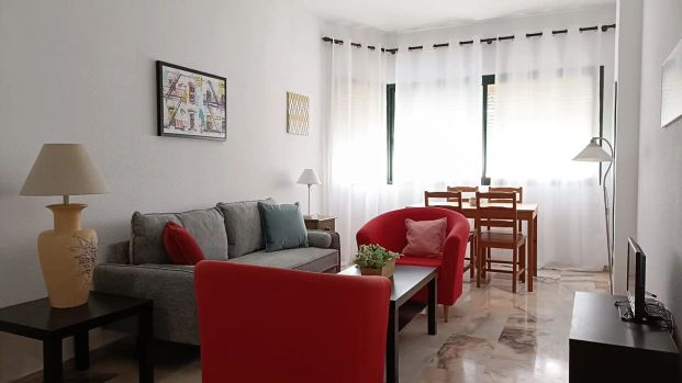 Apartamento de alquiler en Avenida Alcalde Luis Uruñuela, Urbadiez - Entrepuentes - Foto 1