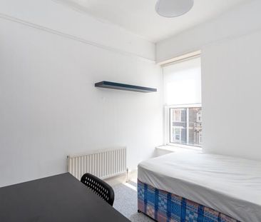 6 bedroom semi-detached house to rent - Photo 3