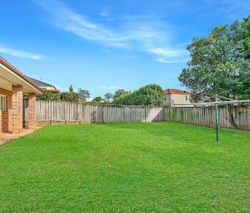 34 Fernleaf Crescent, Beaumont Hills, NSW 2155 - Photo 3