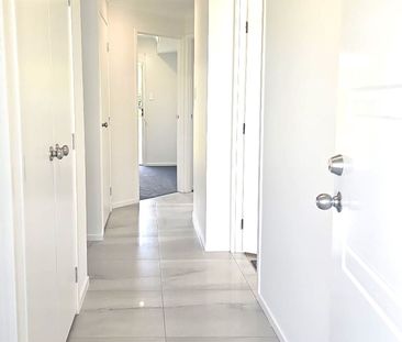 3 BED 2BATH TOWNHOUSE WITH FULLY DUCTED AIR-LAWNED BACKYARD OVERLOO... - Photo 5