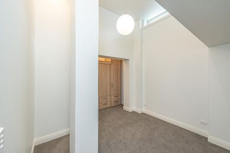 Appealing apartment on Drews - Photo 5