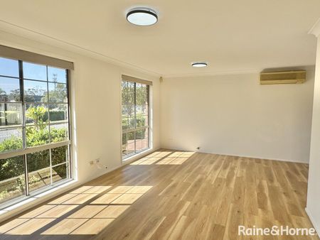 Modern Family Home - Photo 2