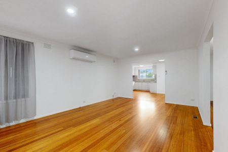 Spacious Family Home with Modern Features and Prime Location - Photo 2