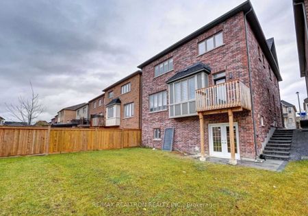 Detached Home For Lease | N8128594 - Photo 3