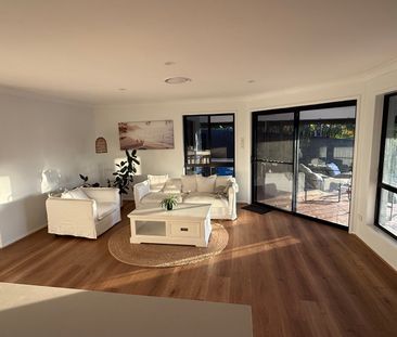 Burleigh Heads - Photo 1