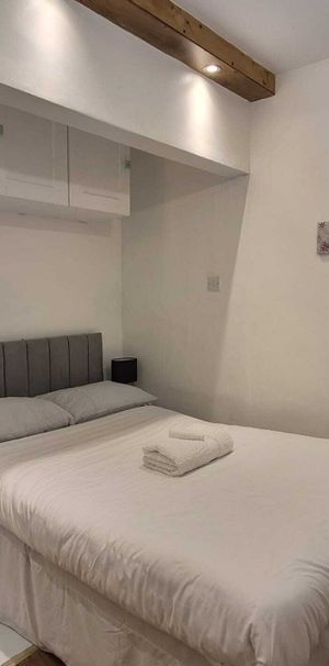 Cockspur Street, London - Photo 2