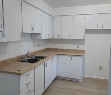 For Lease - 2 Orchard Heights Boulevard Unit# 206, Aurora, Ontario - Photo 5