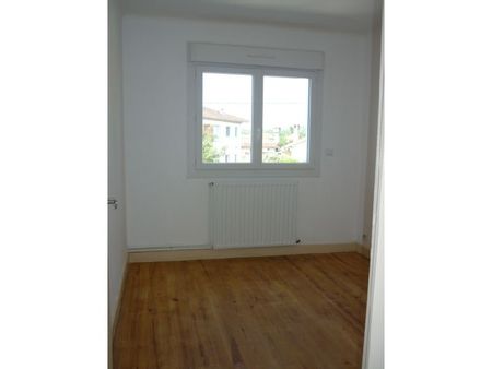 Location Maison 4 pièces 66m² VILLENEUVE SUR LOT 47300 - Photo 2