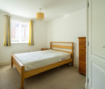 2 bedroom ground floor flat to rent - Photo 3