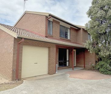 2/11 Ford Street, Queanbeyan NSW 2620 - Townhouse For Rent | Domain - Photo 6