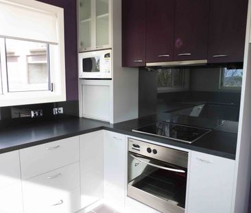 Private & Peaceful Townhouse - Photo 6