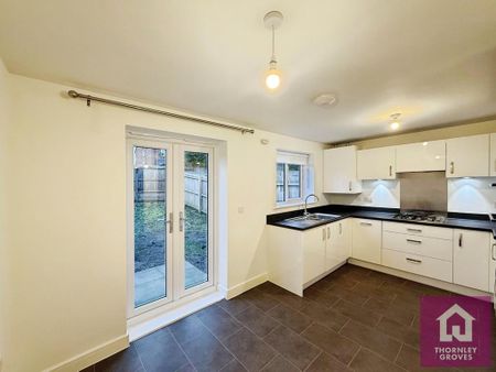 3 bedroom semi-detached house to rent - Photo 2