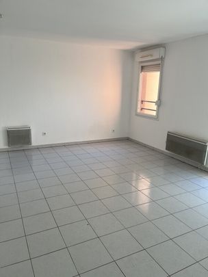 Location Appartement 3 pièces 67m² MARSEILLE 10ème - Photo 1
