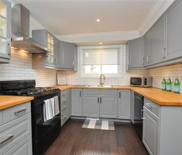 Spacious 3 Bedroom Apartment in Hamilton!! - Photo 1