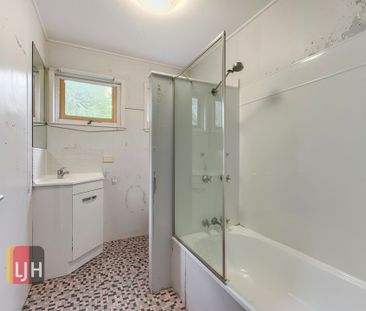 AIR CONDITIONED TWO BEDROOM UNIT WITH AIR COURTYARD! - Photo 6