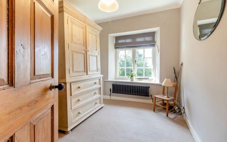5 bedroom detached house to rent - Photo 2