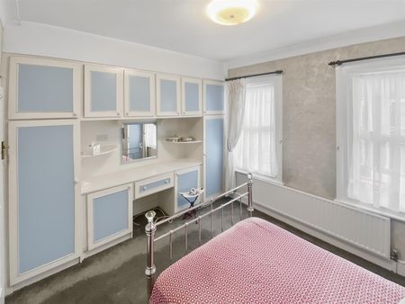 Francis Avenue, Ilford - Photo 4