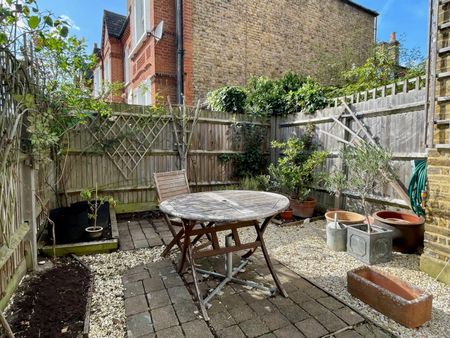 3 Bed Maisonette, Croxted Road, SE21 - Photo 5