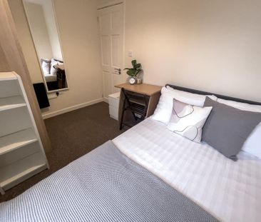 4 bedroom terraced house to rent - Photo 6