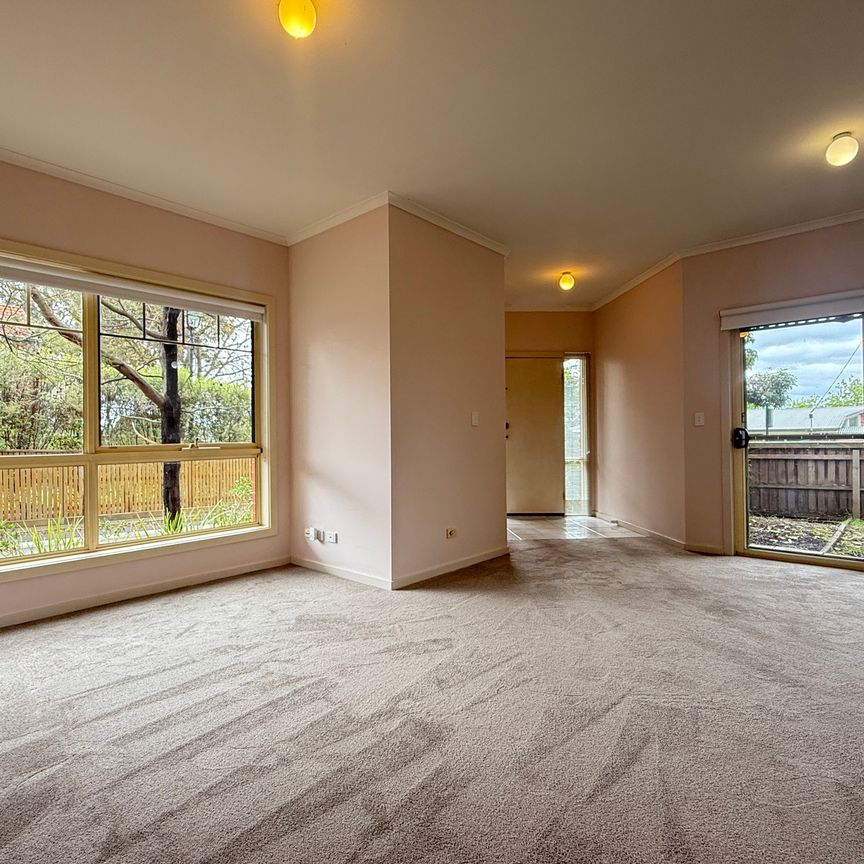 1 Scarborough Square, Mont Albert North - Photo 1