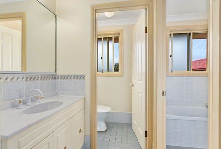 Modern 4-Bedroom Home in Quiet Cul-de-Sac – Close to UNE - Photo 5