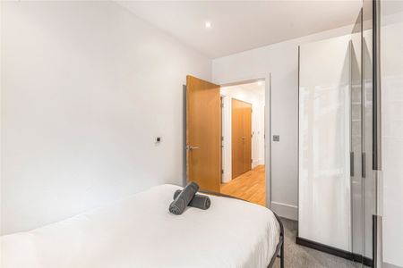 Juniper Drive, London, SW18 - Photo 2