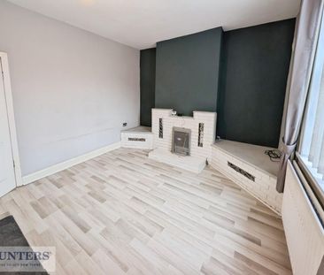 3 bedroom House To Let Total Size: 915 SQ FT - Photo 3