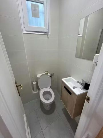 Carrer de Jonqueres, Barcelona, Catalonia 08003 - Photo 3