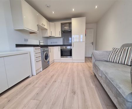 Flat 16, Lantern Court, High Street, Ely - Photo 3