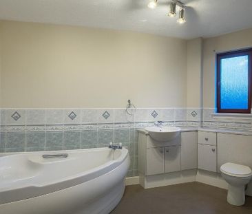 2 bedroom flat to rent - Photo 6