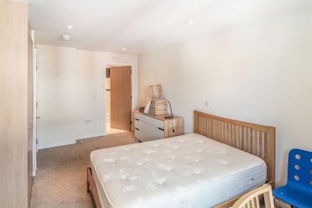 2 bedroom flat to rent - Photo 2