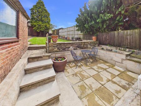 3 bedroom semi-detached house to rent - Photo 5