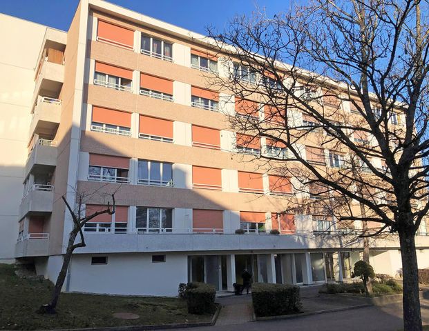 Appartement de 5 pièces au 4ème étage - Photo 1
