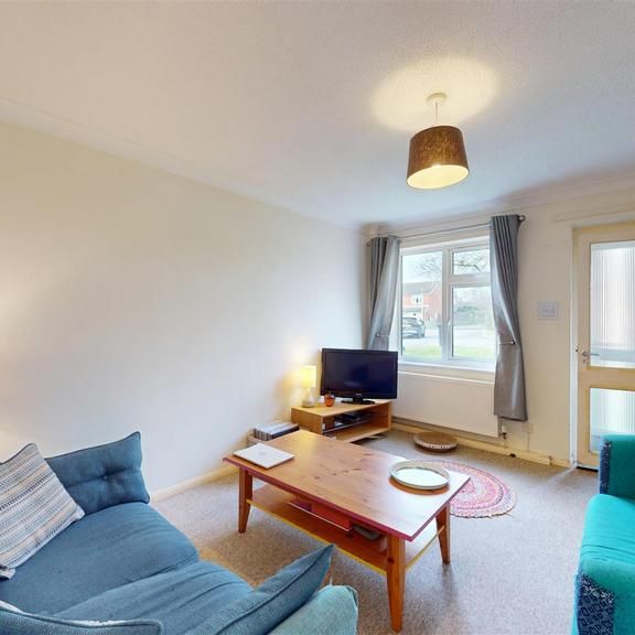 2 bedroom semi-detached house to rent - Photo 1