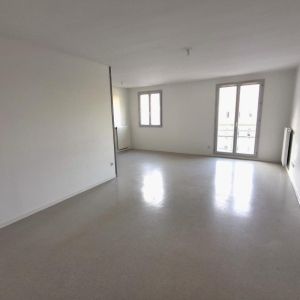 Location Appartement à VOIRON - Photo 2