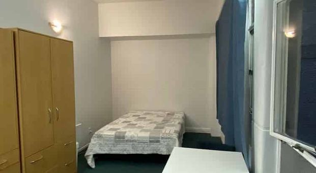 Studio apartment, Central Queen St, Auckland CBD - Photo 1